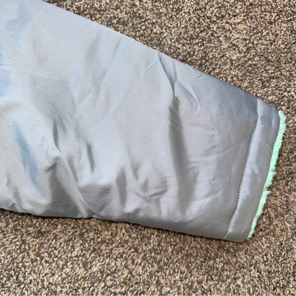 The North Face NWOT Women’s XL Gray and Mint Reversible Jacket - Picture 6 of 12